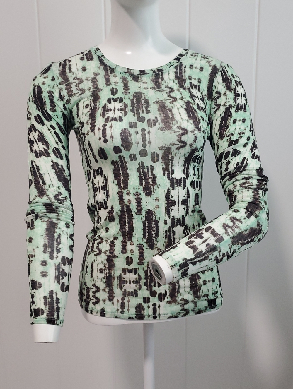 BCBGMaxAzria Mint and Black Long-Sleeve Printed Crewneck Top